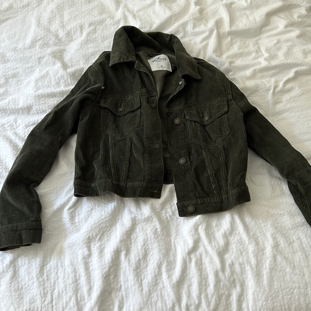 army green hollister crop top jacket